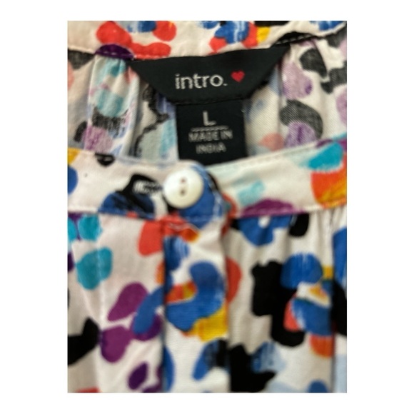 Intro blouse, tunic length, full button front, long/ button up sleeves. Colorful - Picture 7 of 7